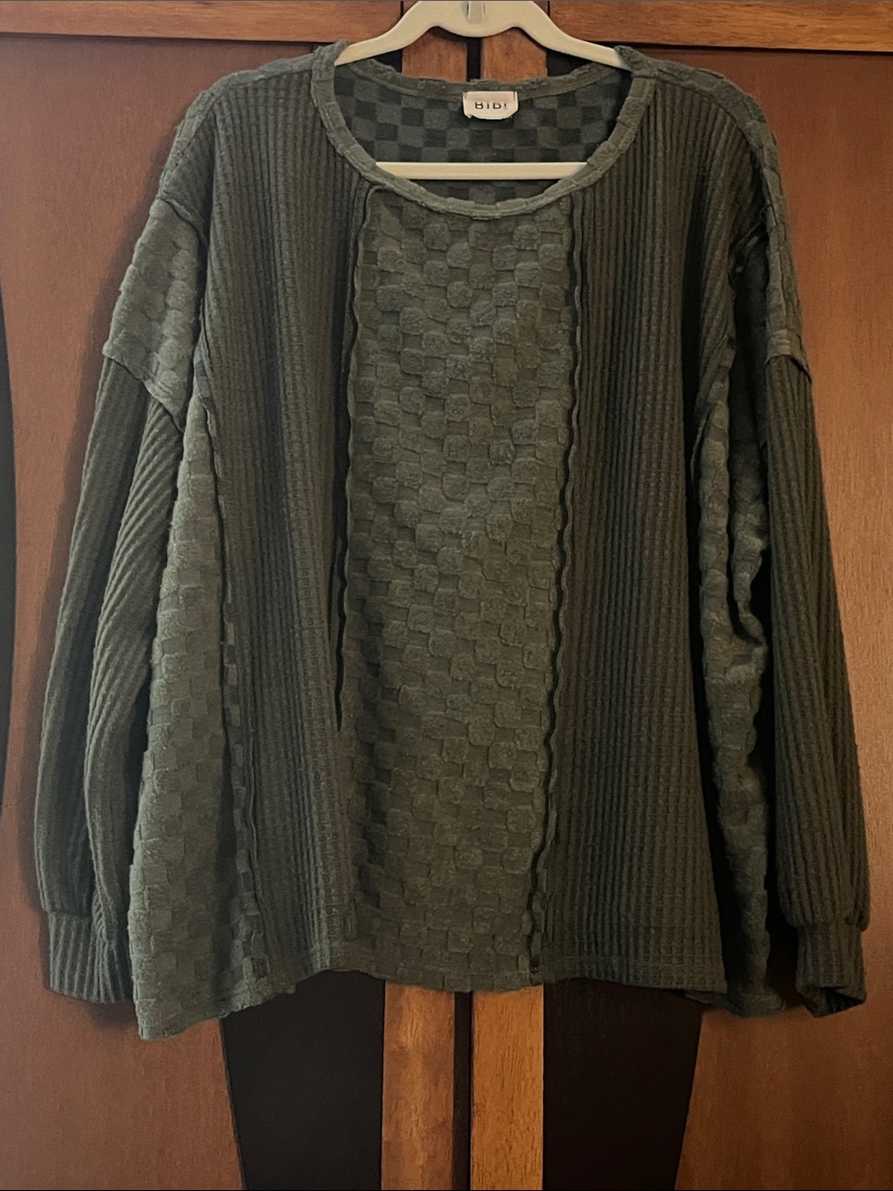 BiBi Oversized Olive Green Multi-Textured Crewneck Top w/Long Banded Sleeves